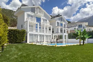 Spacious Private Villa with Mountain View in Ölüdeniz Fethiye – Villa Solite