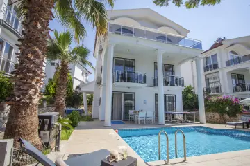 Private Pool Villa Oksana in Fethiye Çalış – 3 Bedrooms for Rent