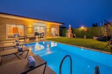 Sheltered Private Pool Villa in Fethiye Çiftlik | Villa Lupin