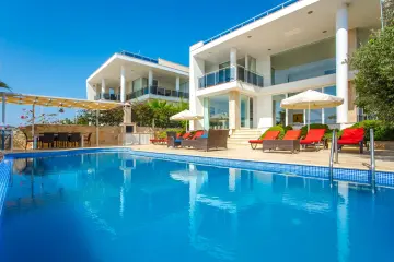 Villa Yirmi Kalkan | 5 Bedroom Sea View Villa for 10