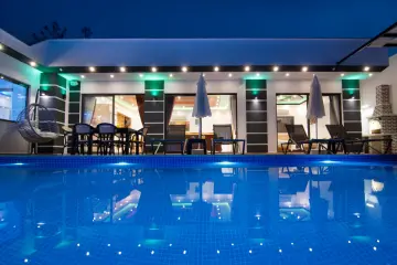 Luxury Villa with Heated Pool & Jacuzzi – Villa Anemon 4, Kalkan İslamlar