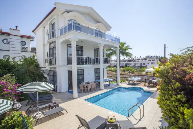 Private Pool Villa Azra in Fethiye Çalış – 3 Bedrooms for Rent