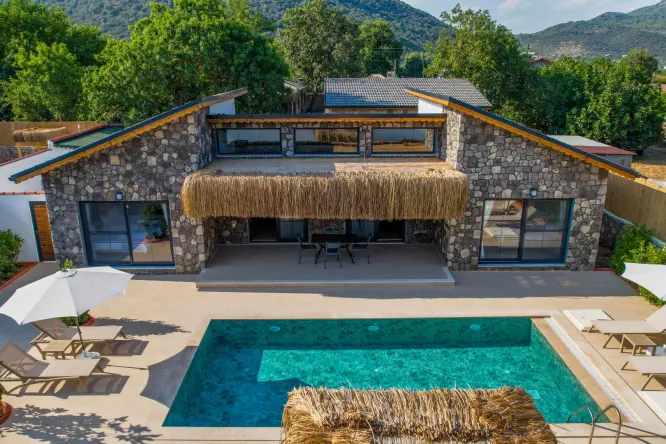 Villa Kuzguncuk, Luxury 2+1 VillaRent with Private Pool and Jacuzzi in the Magnificent Nature of Fethiye