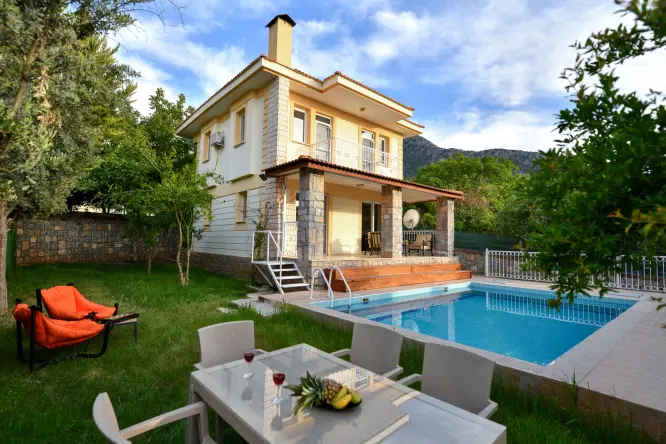 Villa Almond Duo Ovacık in Fethiye: Holiday Villa with 3 Bedrooms, Very Close to the Sea and City Center